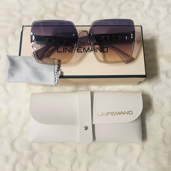 Women's Purple and Tan  Gradient Oversized Sunglasses - Picture 1 of 2